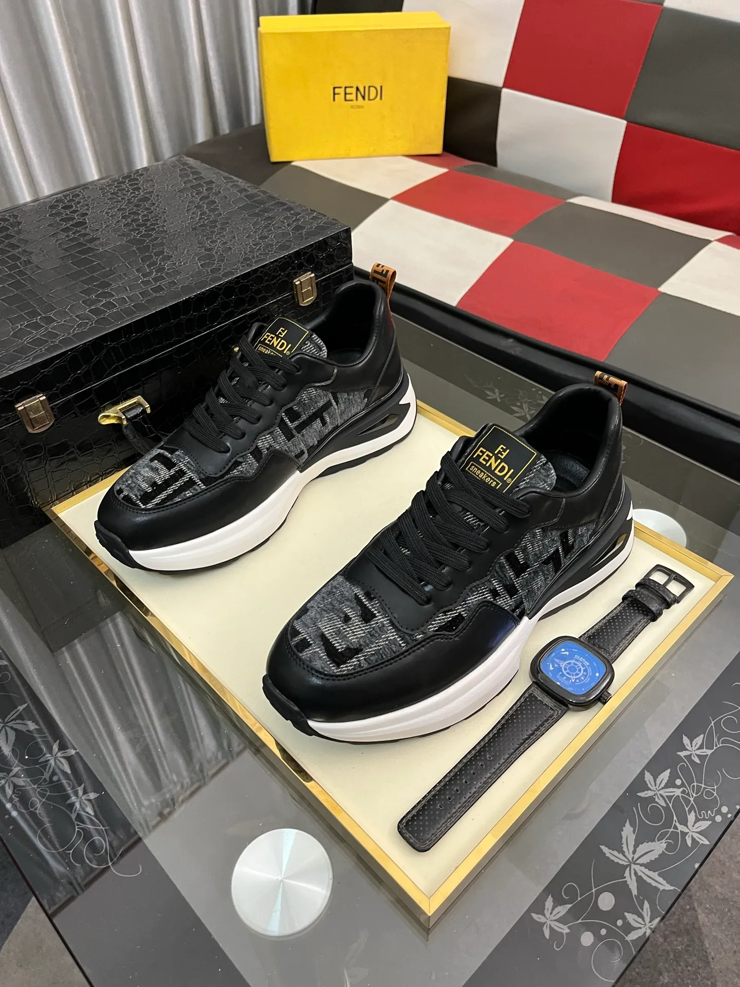 Men's Men's Shoes💰458⌚️⌚️[Fendi] Fendi's latest casual shoes for men! Available at counters simultaneously! A one-to-one replica of the original. All imported official website one-to-one cowhide fabric. The interior is made of top-grade sheepskin, and the original factory-supplied rubber outsole is used. Leading new fashion concepts. Matching code: 38-44. 4️⃣colors available